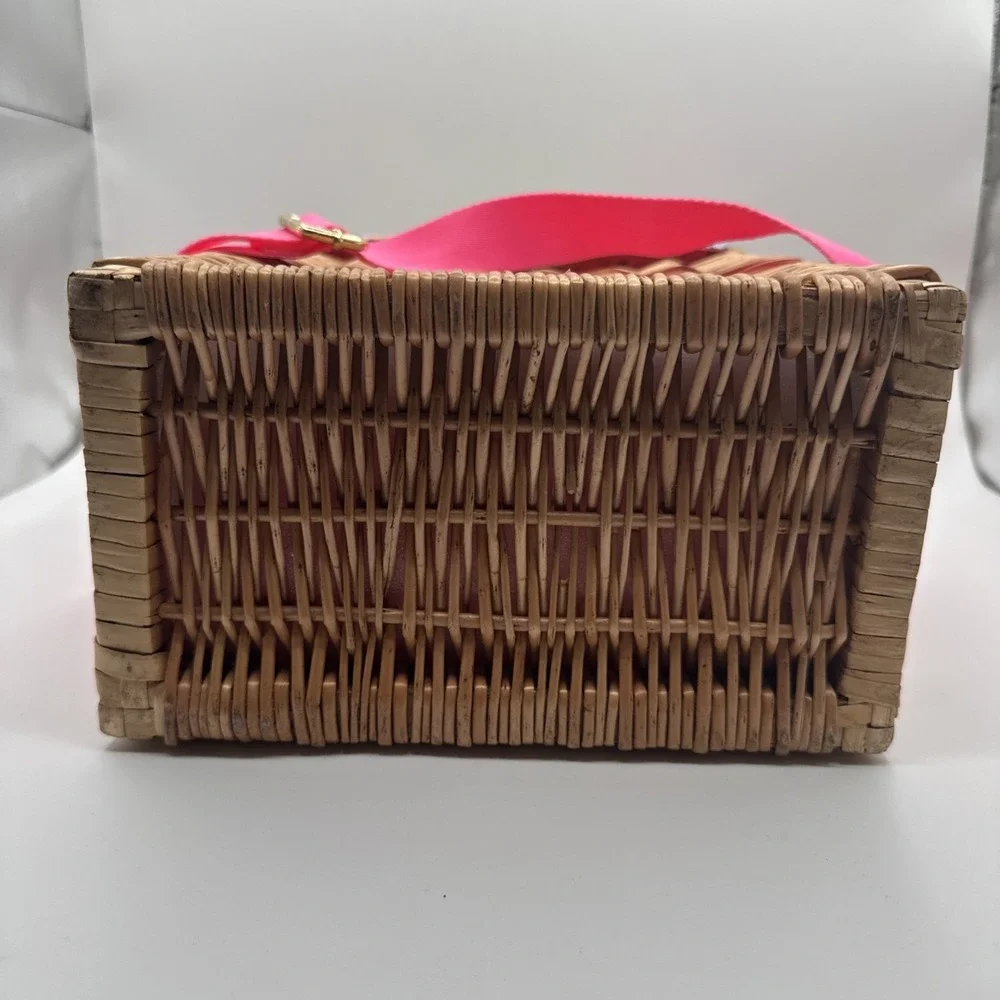 Lilly Pulitzer Wicker Wine Basket Rattan Cheek To Cheek Strap Carrier Floral